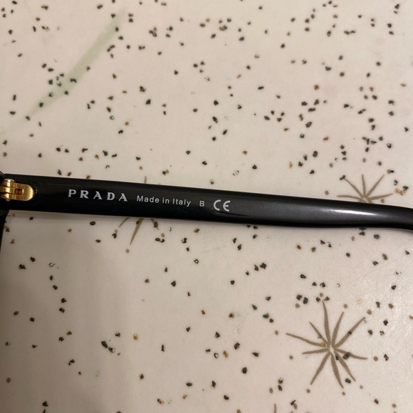 Prada Sunglases New - Picture 7 of 7